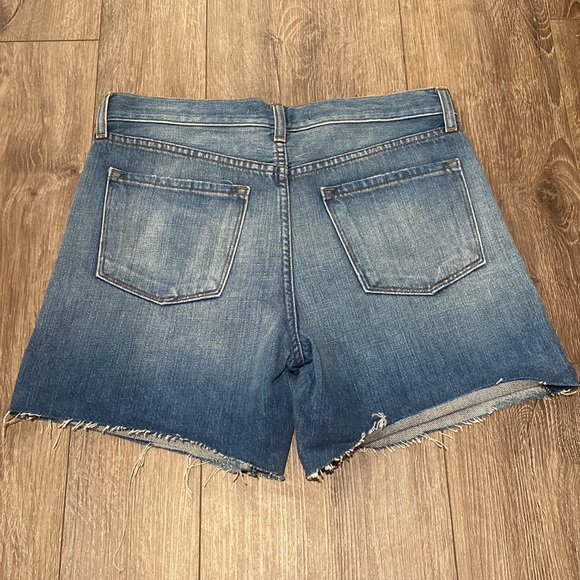 J Brand raw hem denim shorts size: 26 - Picture 4 of 5